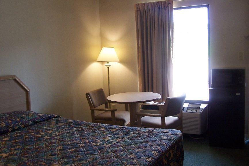 Celebration Inn Lewisburg Chambre photo