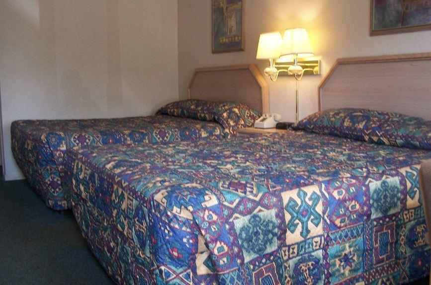 Celebration Inn Lewisburg Chambre photo